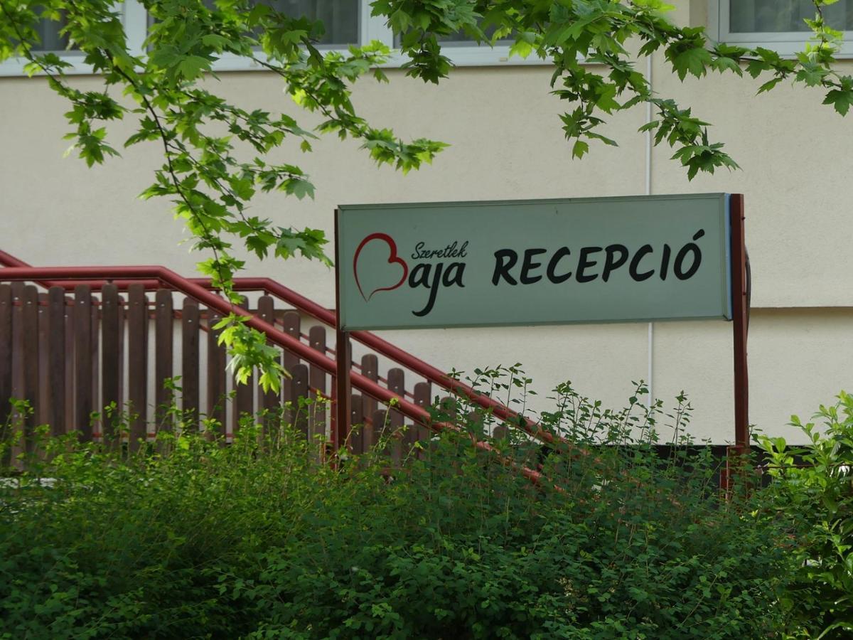 Napsugar Szallo Baja Exteriör bild