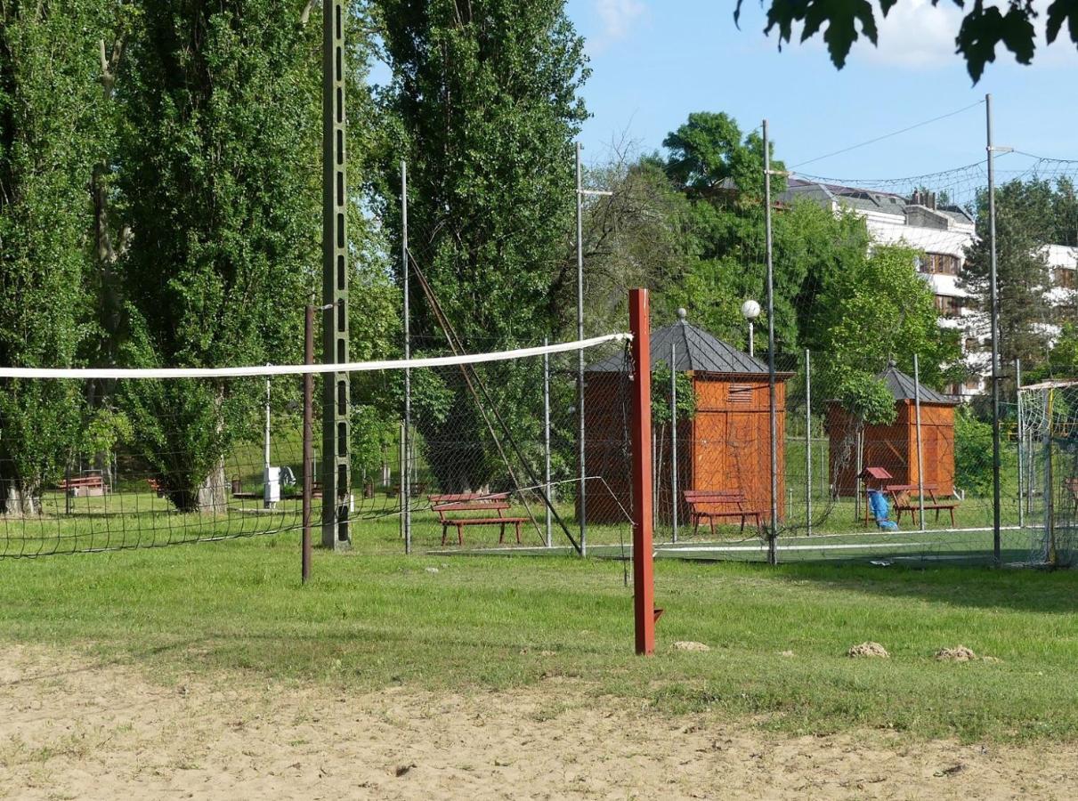 Napsugar Szallo Baja Exteriör bild