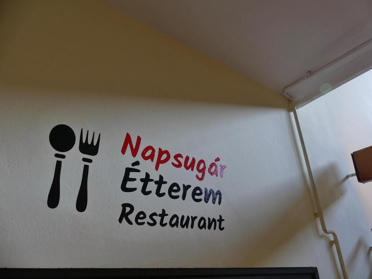 Napsugar Szallo Baja Exteriör bild